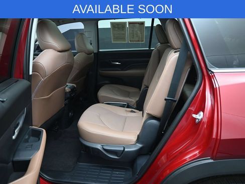 Certified 2026 Toyota Grand Highlander AWD image 30