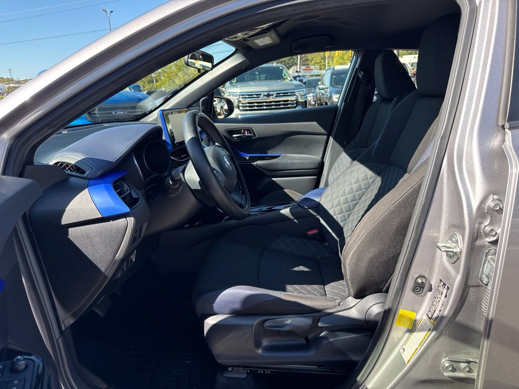 Used 2020 Toyota C-HR XLE FWD image 12