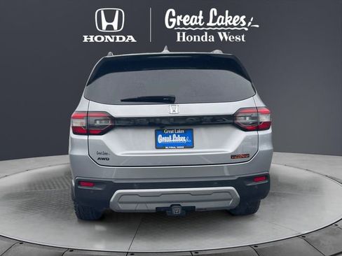 Certified 2025 Honda Pilot TrailSport image 4