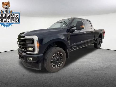 Certified 2025 Ford F350 Platinum w/ FX4 Off-Road Package AWD/4WD image 5