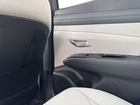 Used 2025 Hyundai Tucson Limited image 16
