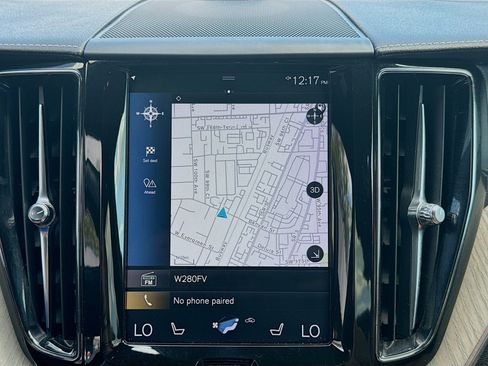 Used 2019 Volvo XC60 T8 Inscription w/ Advanced Package image 13