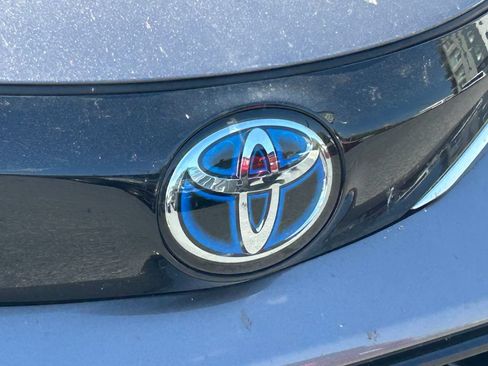 Used 2021 Toyota Sienna XSE FWD image 11