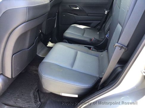 Used 2024 Lexus GX 550 w/ Accessory Package (Z1) AWD/4WD image 33