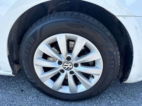 Used 2013 Volkswagen Passat 2.5 S FWD image 29