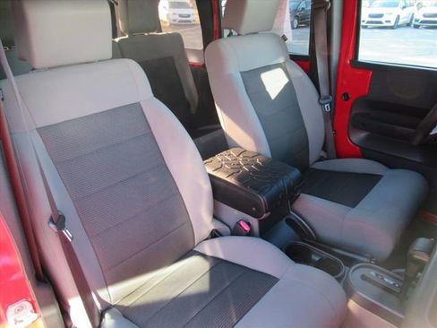 Used 2010 Jeep Wrangler Unlimited Sahara w/ Dual Top Group image 9