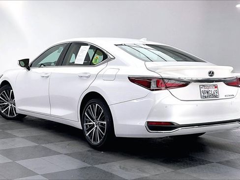 Used 2025 Lexus ES 300h w/ Premium Package image 10
