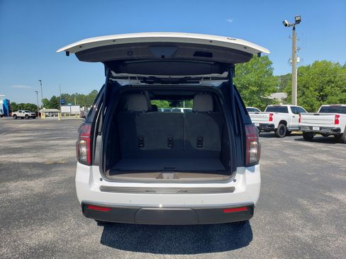 Used 2023 Chevrolet Tahoe LT w/ LT Signature Plus Package RWD image 9
