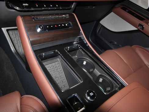 New 2026 Lincoln Aviator Reserve image 17