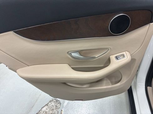 Used 2019 Mercedes-Benz GLC 300 4MATIC image 28