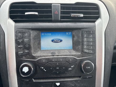 Used 2015 Ford Fusion SE image 15