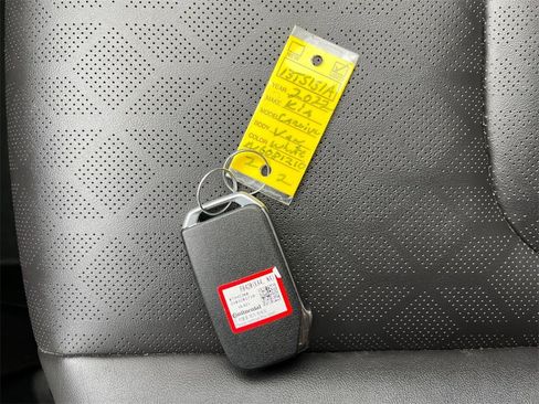 Used 2022 Kia Carnival SX image 32