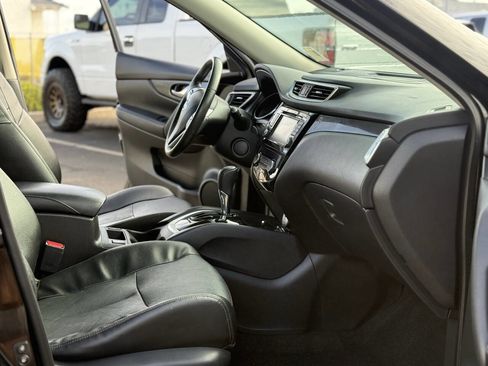 Used 2016 Nissan Rogue SL w/ SL Premium Package image 13
