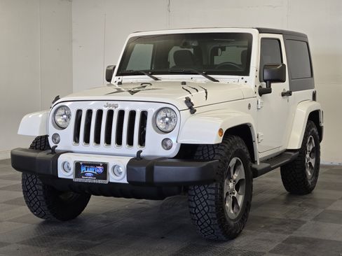 Used 2016 Jeep Wrangler Sahara w/ Connectivity Group image 4