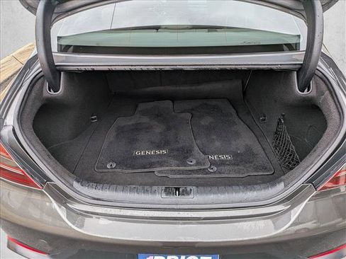 Used 2022 Genesis G70 3.3T image 7