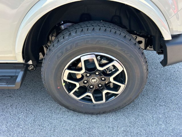 New 2026 Ford Bronco Outer Banks AWD/4WD image 12