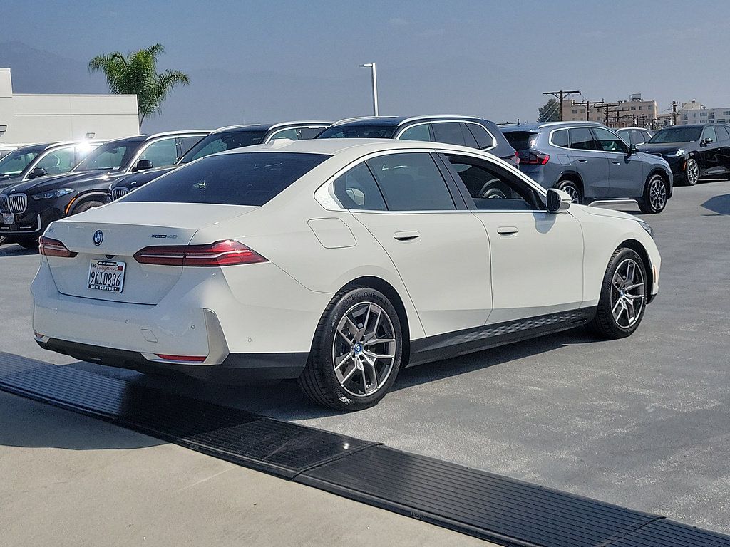 Used 2024 BMW i5 eDrive40i w/ Convenience Package RWD image 3