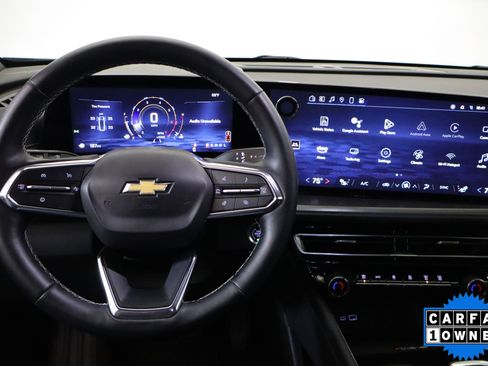 Used 2025 Chevrolet Traverse LT image 24