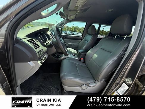Used 2014 Toyota Tacoma 4x4 Double Cab w/ TRD Sport Package image 20