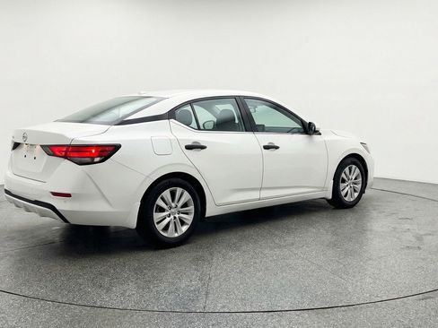 Used 2025 Nissan Sentra S FWD image 9