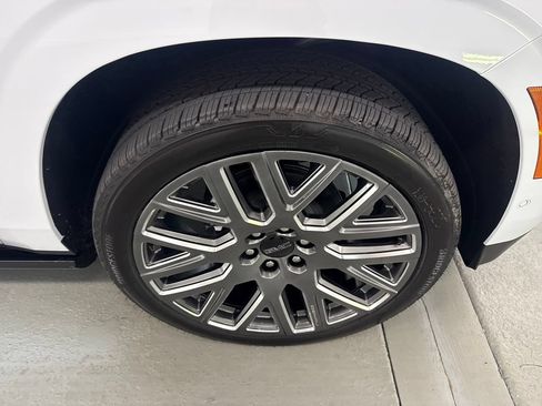 New 2026 GMC Yukon XL Denali Ultimate w/ LPO, Floor Liner Package AWD/4WD image 4