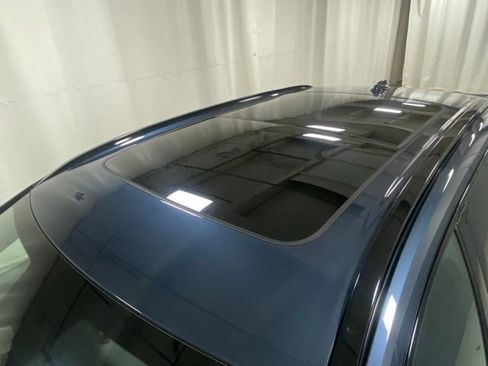 Certified 2025 Volvo XC60 B5 Plus image 6