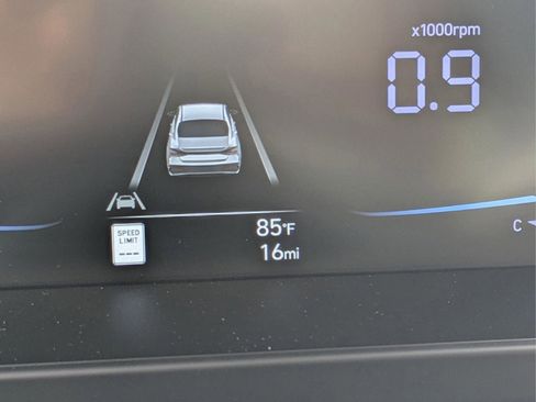 Used 2026 Hyundai Elantra Sport image 36