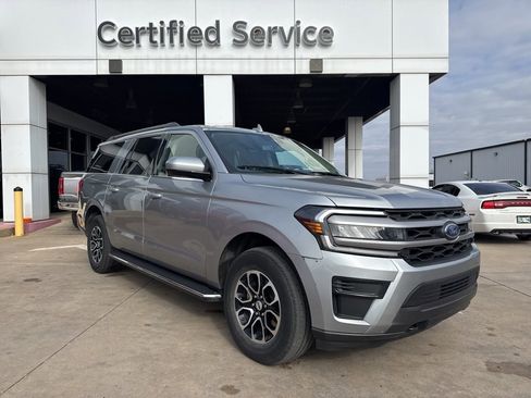 Used 2023 Ford Expedition Max XLT image 1