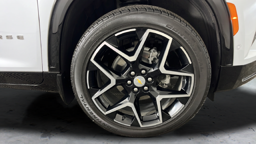Used 2026 Chevrolet Traverse High Country w/ LPO, Floor Liner Package AWD/4WD image 44
