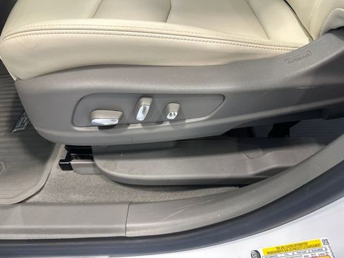 Used 2024 Cadillac XT6 Premium Luxury AWD/4WD image 24