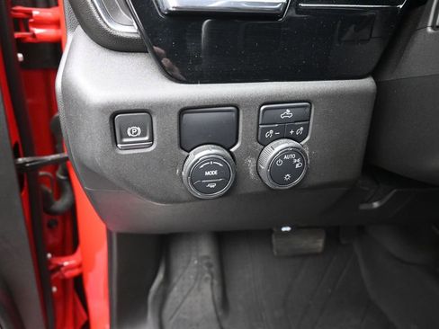 Used 2024 Chevrolet Silverado 1500 LT RWD image 13