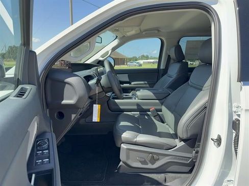 New 2026 Ford Expedition Active RWD image 8