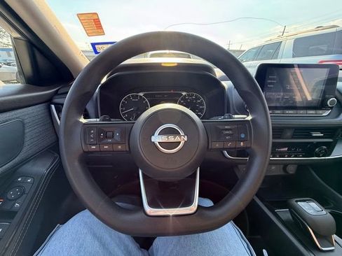 Used 2023 Nissan Rogue SV FWD image 19