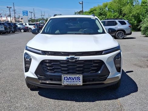 Used 2024 Chevrolet Trax ACTIV w/ Sunroof Package FWD image 2