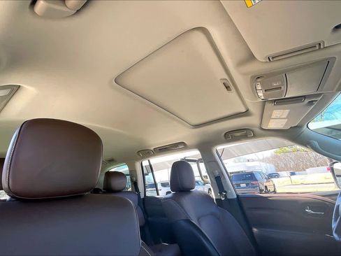 Used 2023 INFINITI QX80 Premium Select image 14