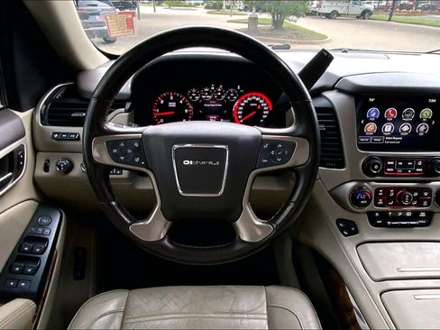 Used 2016 GMC Yukon XL Denali w/ Open Road Package AWD/4WD image 5