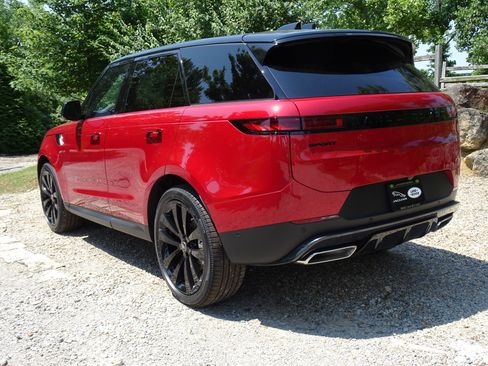 New 2025 Land Rover Range Rover Sport SE image 7