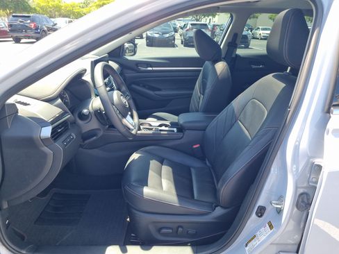 Used 2024 Nissan Altima 2.5 SR w/ SR Premium Package FWD image 19