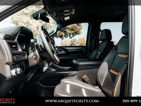 Used 2024 GMC Yukon XL AT4 AWD/4WD image 18