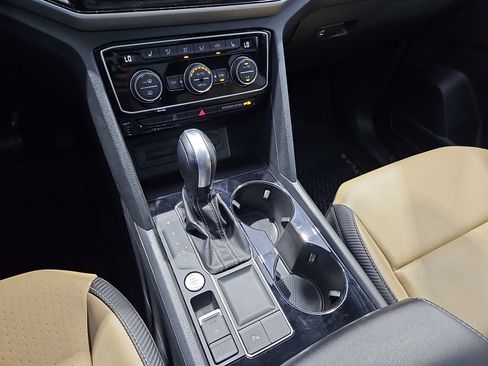 Certified 2023 Volkswagen Atlas Cross Sport SE w/ Panoramic Sunroof Package FWD image 22