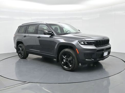 New 2025 Jeep Grand Cherokee L Altitude image 4