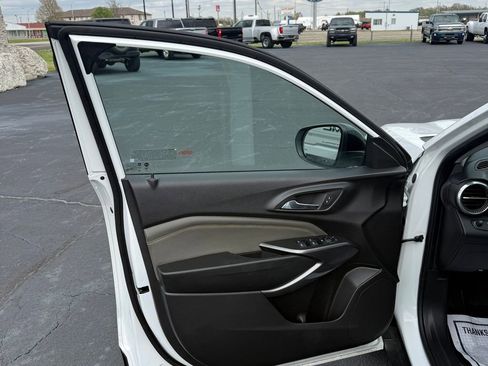 Used 2025 Chevrolet Trax ACTIV w/ Sunroof Package FWD image 52