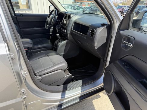 Used 2015 Jeep Patriot High Altitude AWD/4WD image 11