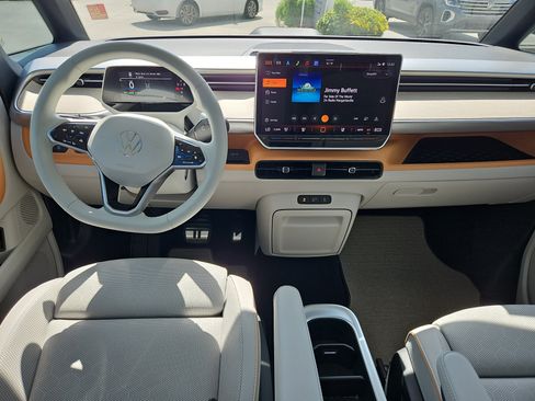 Used 2025 Volkswagen ID. Buzz 1st Edition image 8