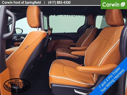 Used 2026 Chrysler Pacifica Pinnacle w/ Trailer Tow Group FWD image 20