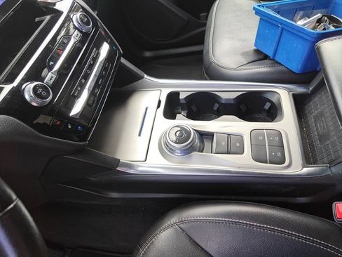 Used 2022 Ford Explorer Limited w/ Equipment Group 301A RWD image 12