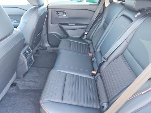 Used 2025 Nissan Rogue SV w/ Rock Creek Premium Package image 32