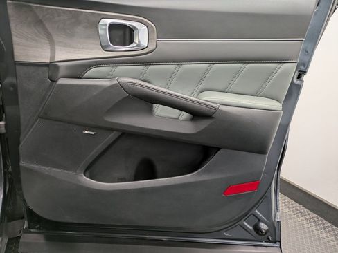 Used 2024 Kia Sorento SX Prestige w/ Sage Leather Package image 27