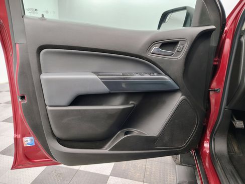 Used 2017 Chevrolet Colorado Z71 image 25