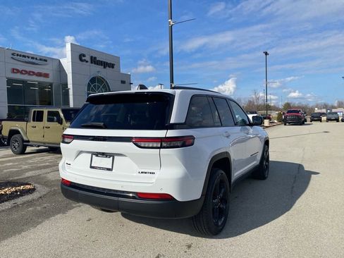 Used 2023 Jeep Grand Cherokee Limited w/ Black Appearance Package image 2